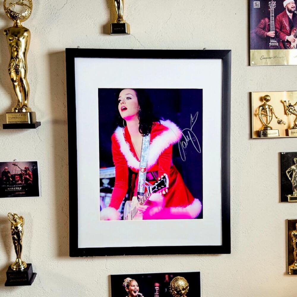 Rare Katy Perry Authentic Signed Autographed 11X14 Framed & Matted COA